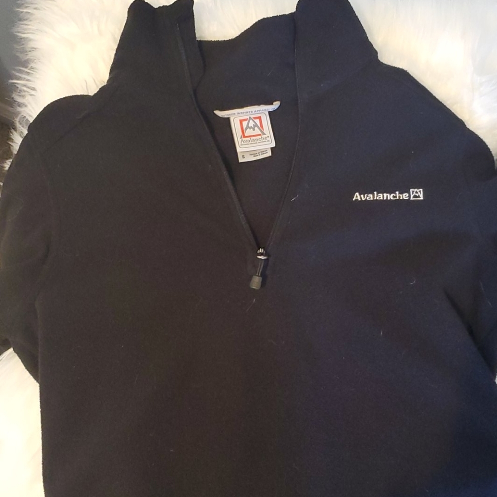 Avalanche fleece pullover NWOT